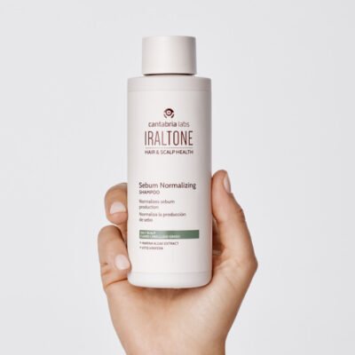 IRALTONE EKSFOLIUOJANTIS IR VALANTIS ŠAMPŪNAS, 200 ML