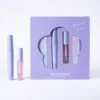 BLONDESISTER „Mini Box Essential“ dežutė (juodos spalvos tušas 12 ml ir bespalvis lūpų aliejus 2,5 ml) BLONDESISTER „Mini Box Essential“ dežutė (juodos spalvos tušas 12 ml ir bespalvis lūpų aliejus 2,5 ml)
