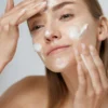 EMANI veido prausiklis Soft Cloud Cleanser + Makeup Remover